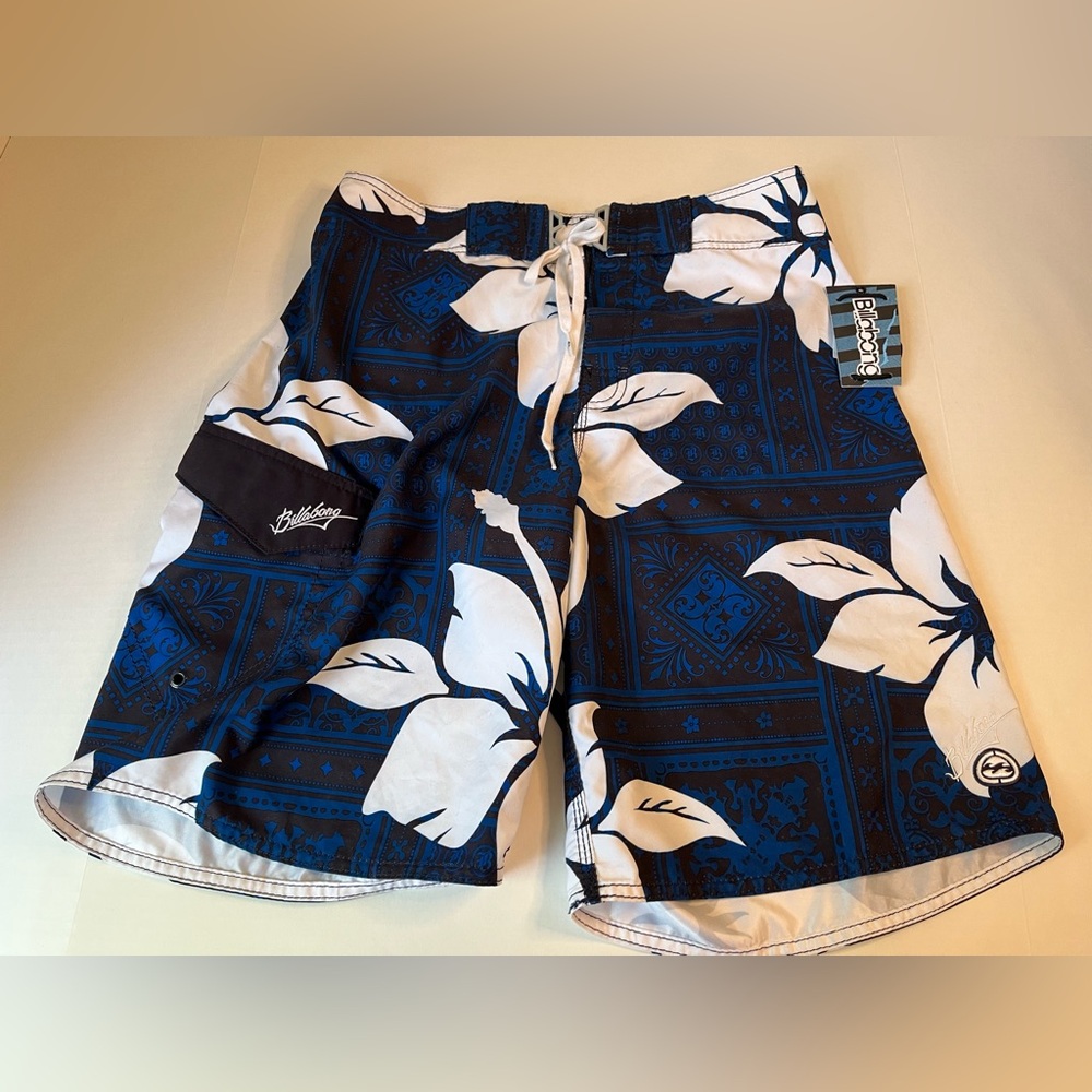 Billabong Men’s 32 Blue White Hawaiian Floral Beach Board Surf Shorts Aloha NWT